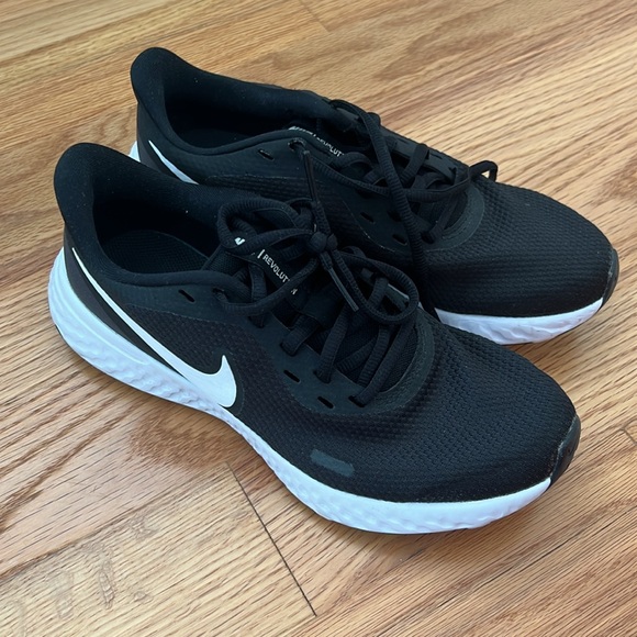 Nike Revolution US 7 Black - Picture 3 of 4